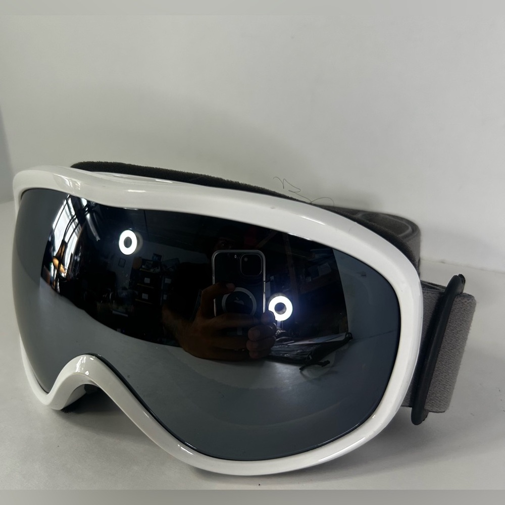 SuperTrip Ski Goggles. White Frame, Black lenses. Snowboarding/Ski. Small Scratc